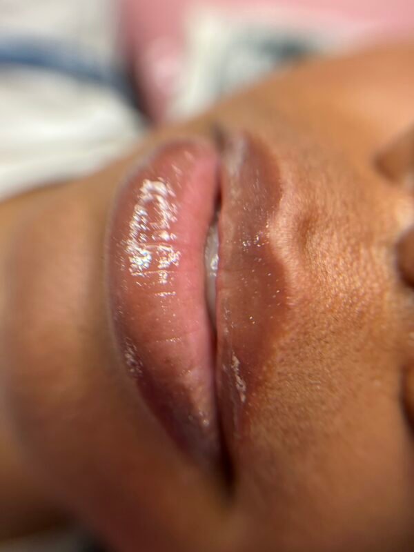 Hydra Gloss lips