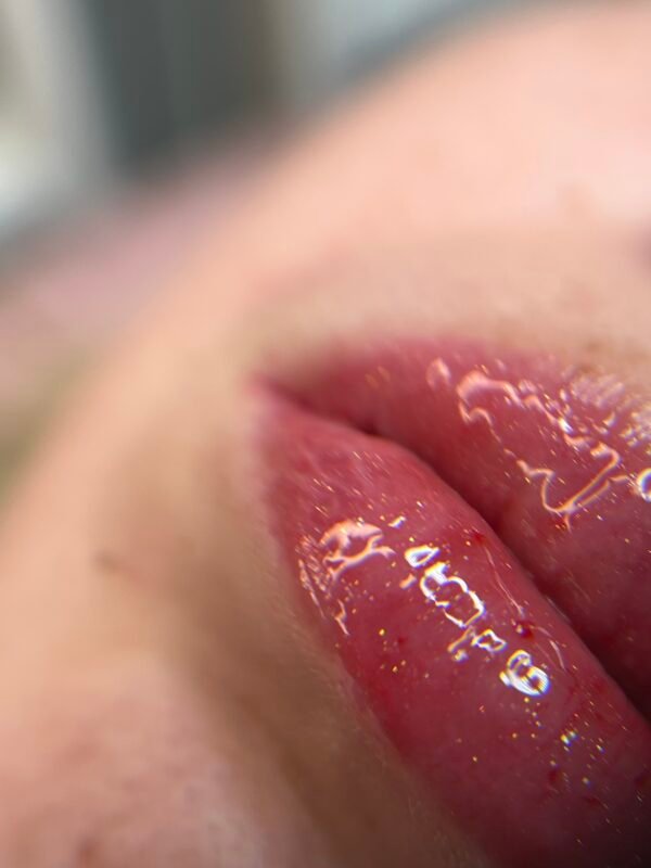 Pigmentação labial + revitalização